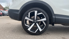 Nissan Qashqai 1.3 DiG-T Tekna 5dr Petrol Hatchback